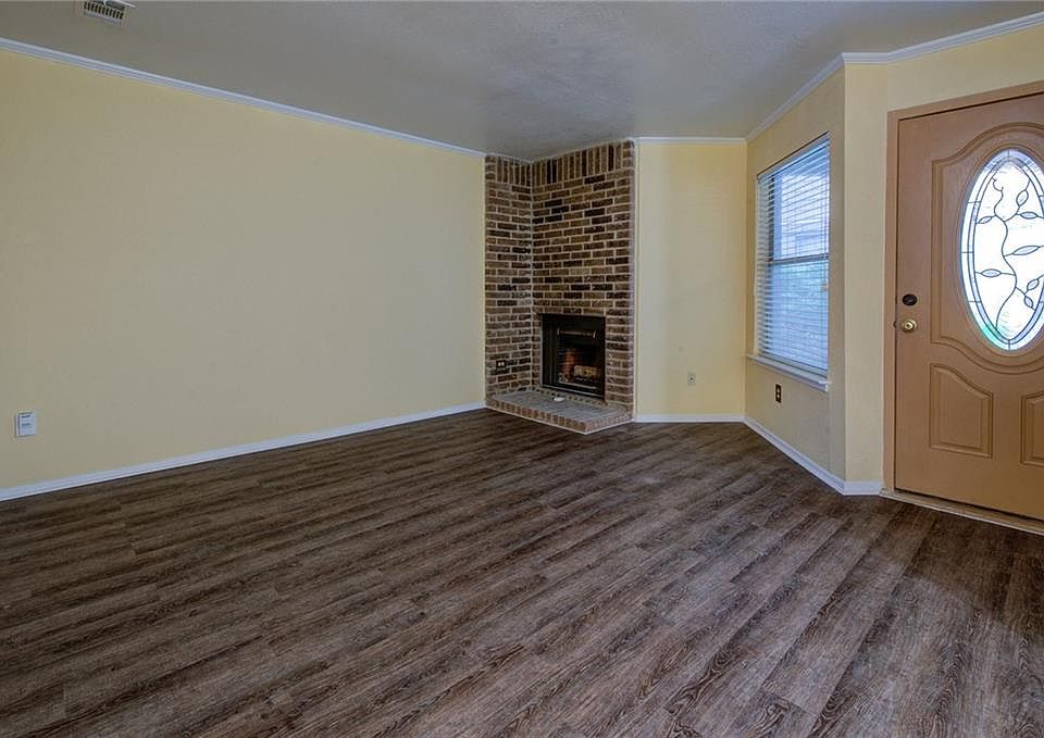 1st image of 5608 Cougar Dr APT 106