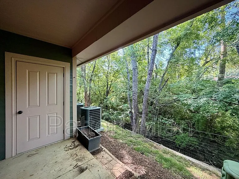 15 Lees Creek Rd #J — Photo 12
