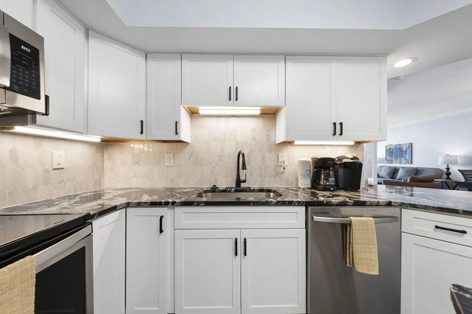 3 bed, 2.0 bath, 1270 sqft, $12,069 — Photo 3