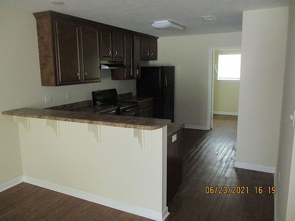 4th image of 121B Magnolia Ave