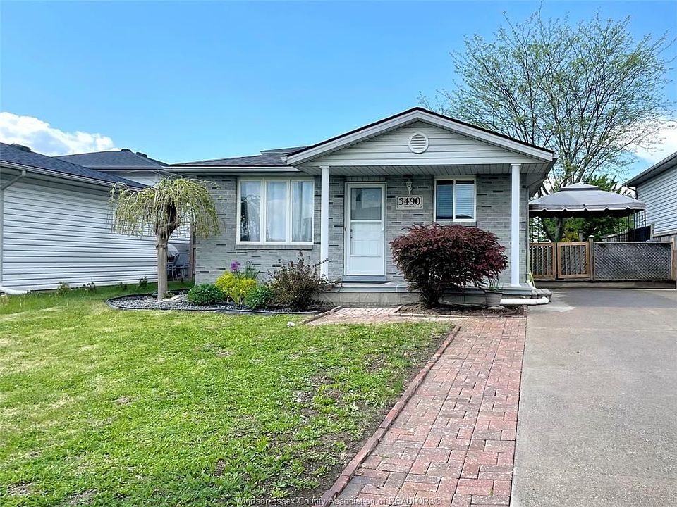 1st image of 3490 Caribou Cres