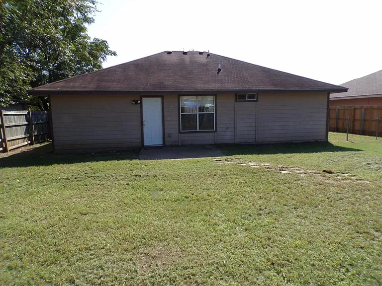 3607 Crescent Dr — Photo 5
