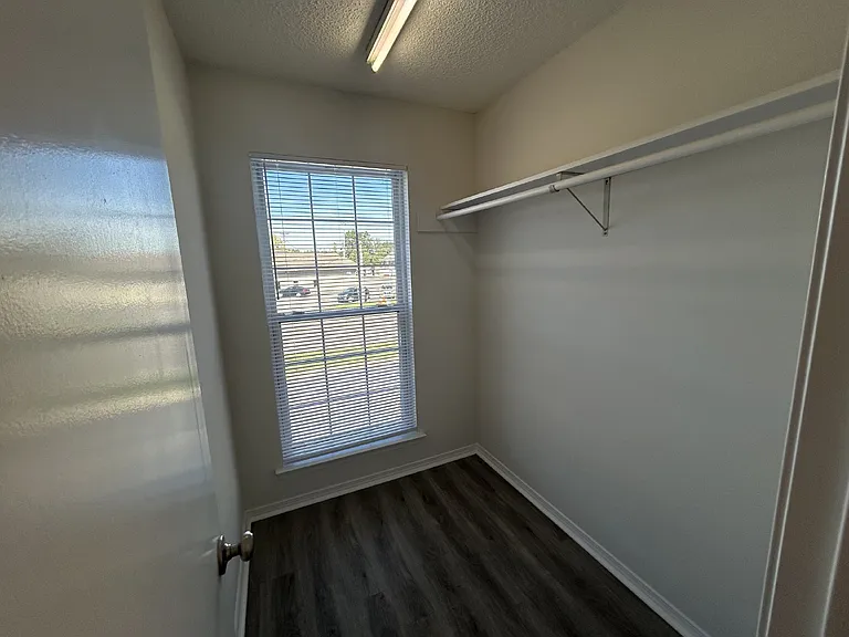 650 N Dixie Ave #A — Photo 21