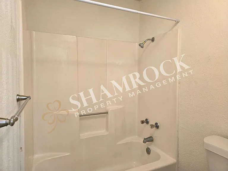 10709 Apache Dr — Photo 10
