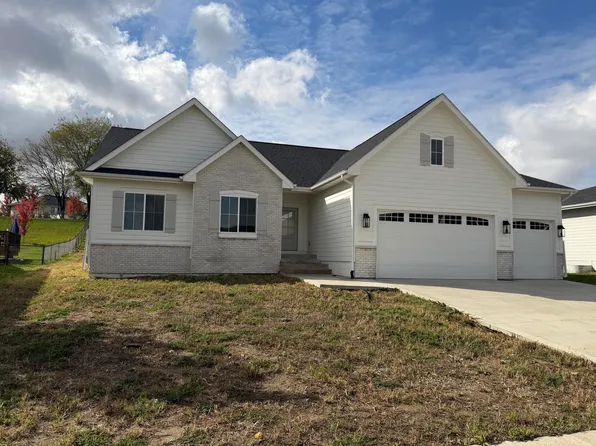 660 Belmont Blvd, Waukee, IA 50263