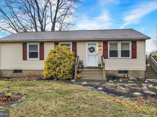 3413 Fox Ridge Ct, Dover, PA 17315