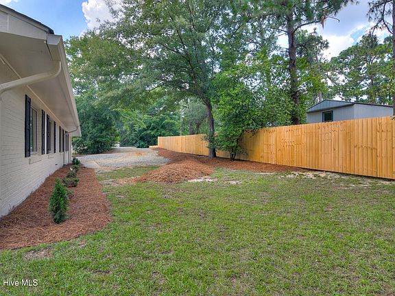4th image of 3948 Karleen Road