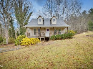107 Beech Ln, Roan Mountain, TN 37687