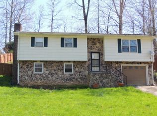 144 Lexington Ave, Elizabethton, TN 37643