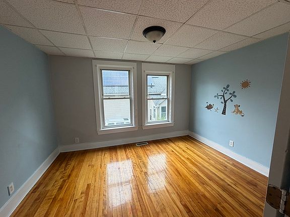 2nd image of 6 Dorchester St