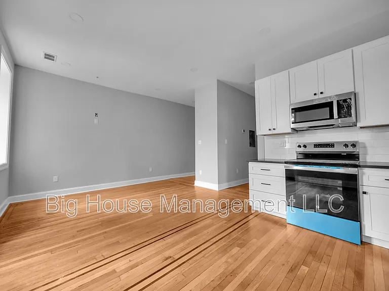 707 Druid Park Lake Dr — Photo 1