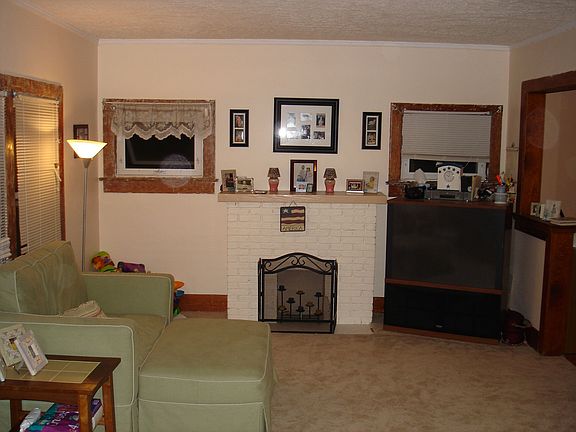2nd image of 132 Redwood Ave