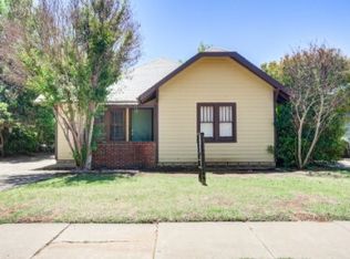 2305 14th St E #B, Lubbock, TX 79401