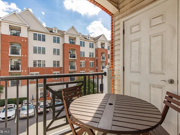 350 W Elm St Suite 3304, Conshohocken, PA 19428