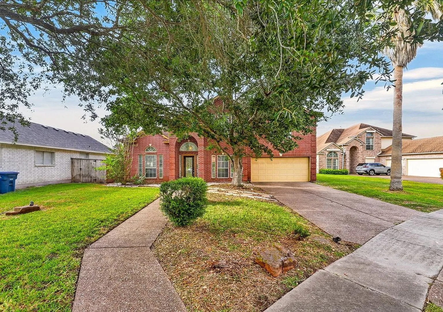 7414 Lake Micala Dr - 4 Bedroom / 3 Bathroom - $3395/month — Photo 2