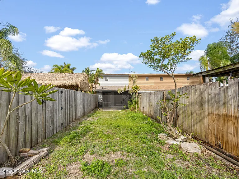 111 Columbia Dr — Photo 22