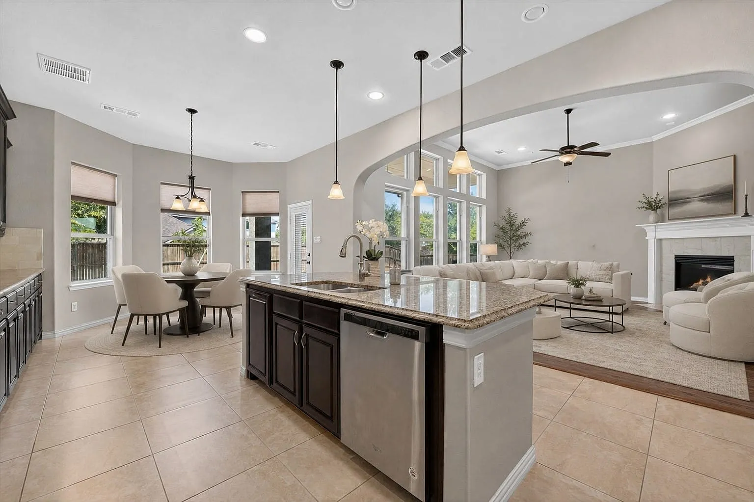 4 bed, 3.5 bath, 3470 sqft, $3,899 — Photo 1