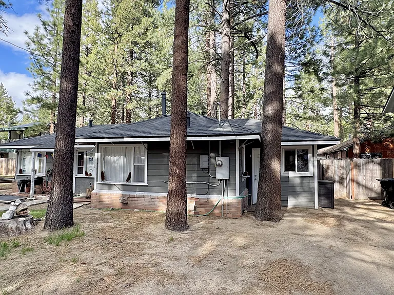 3072 Sacramento Ave #B — Photo 2