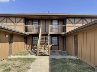 2100 SW 9th St #B, Blue Springs, MO 64015