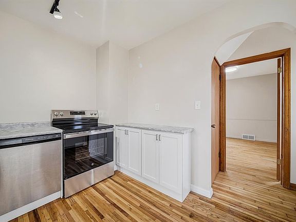 5th image of 227 Phipps Avenue