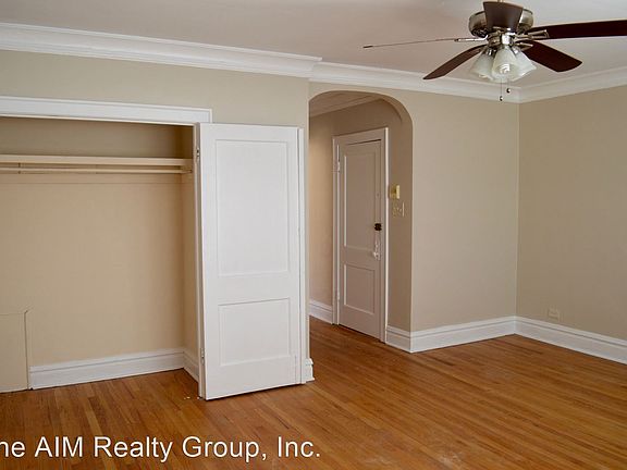 5th image of 1008 Curtiss St APT A4