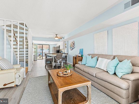 5th image of 608 Bayshore Ct Unit 3