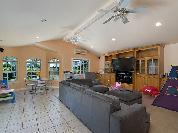 4th image of 39833 Wheatley Dr