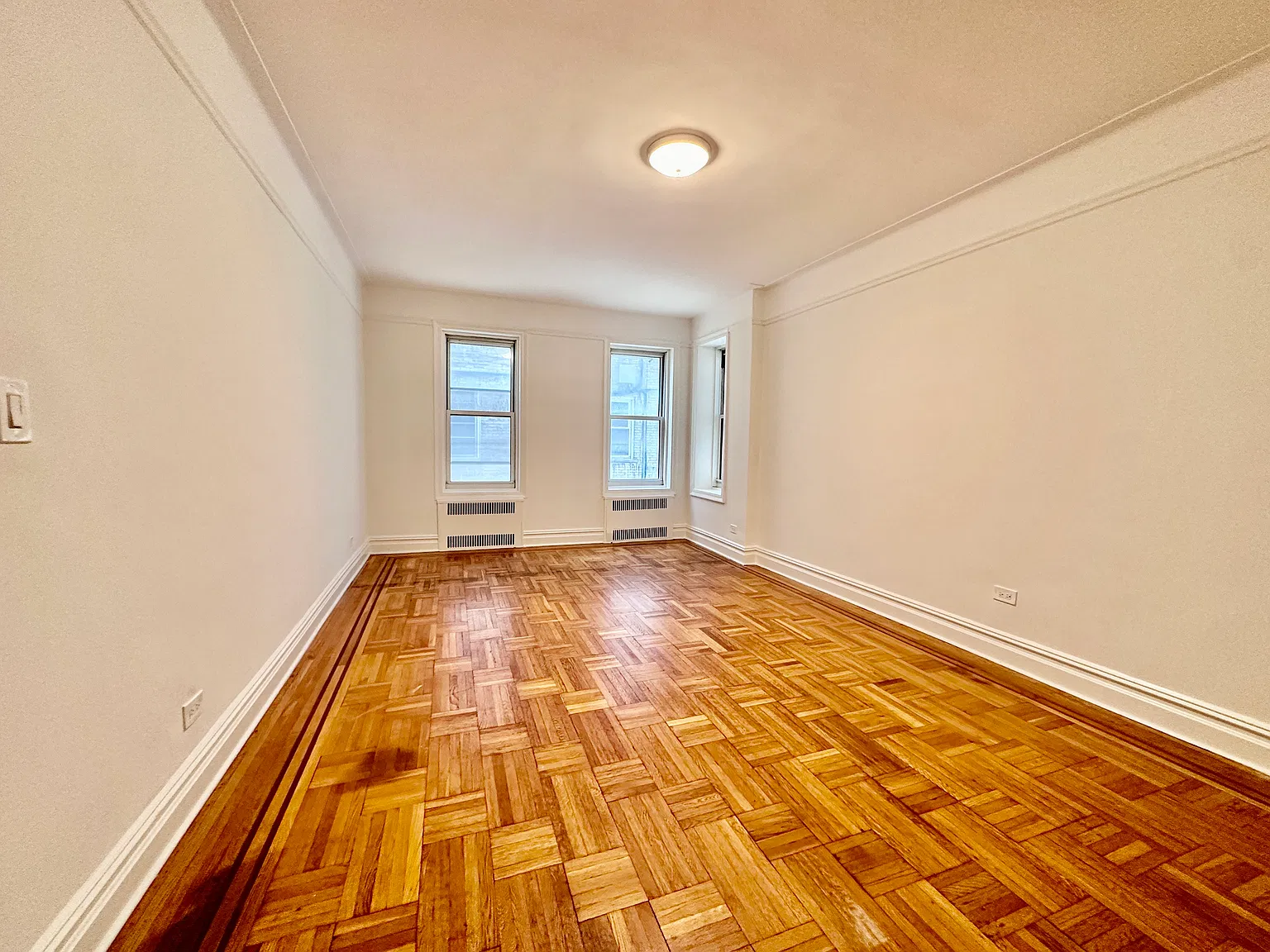 40 Shore Boulevard — Photo 3