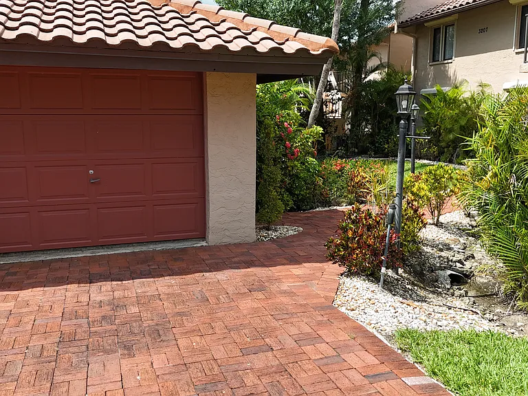 3207 Horse Carriage Way #10 — Photo 31