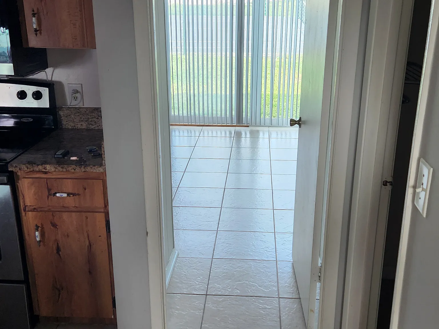 3 bed, 1360 sqft, $1,850 — Photo 4
