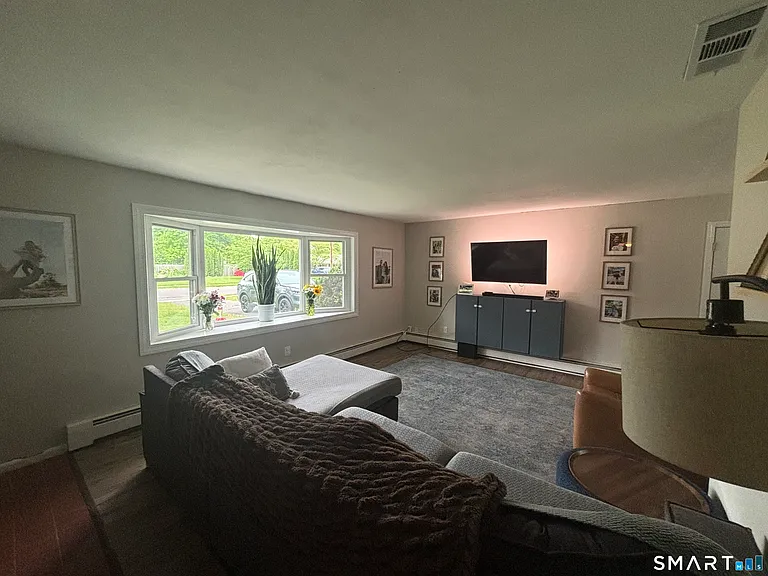 45 Sherman Rd — Photo 5
