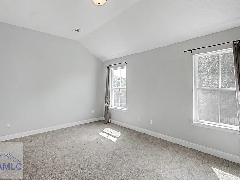 547 Fairview Cir — Photo 22
