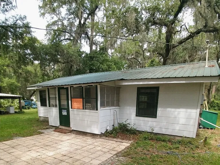 1775 NW 28th Pl — Photo 2