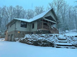 10 Elderberry Ct, Hawley, PA 18428