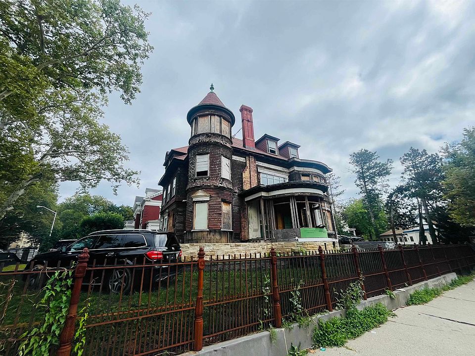 2nd image of 2456 Kennedy Blvd