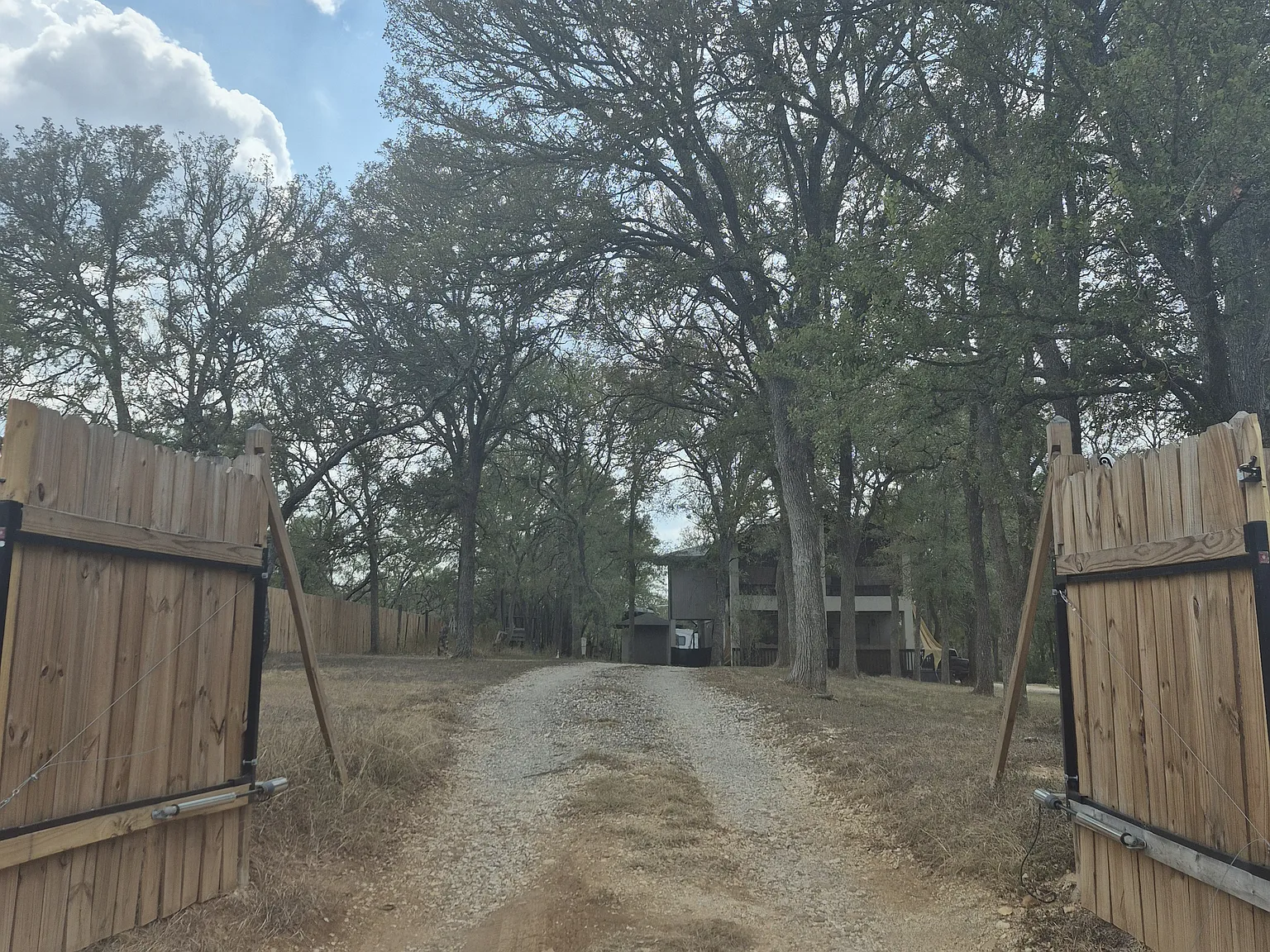 6 bed, 3800 sqft, $3,300 — Photo 4