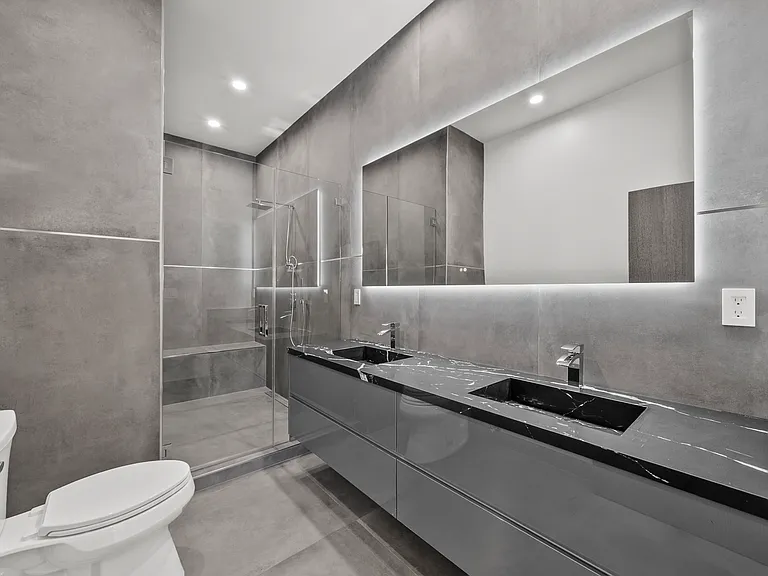 14145 Weddington St — Photo 18