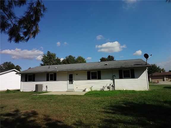 2nd image of 371 Pheasant Run Dr
