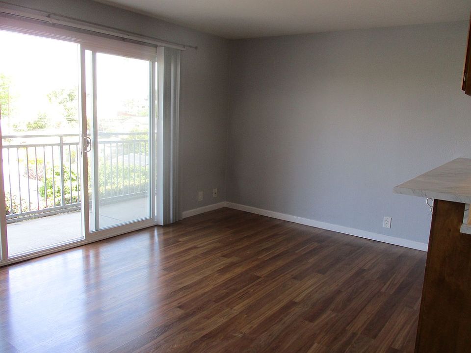 1st image of 2228 Chatsworth Blvd APT 8