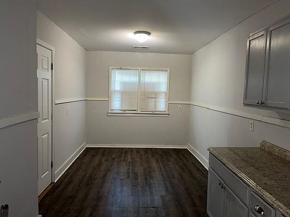 4th image of 583 E Dison Ave