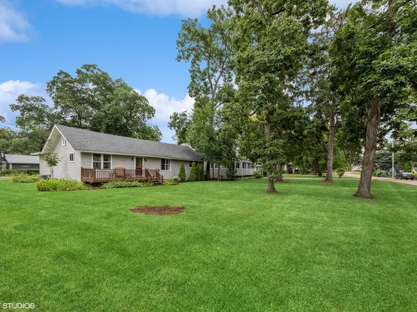 276 Beauteau St, Lake Zurich, IL 60047