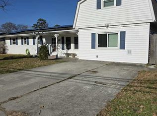 203 Sparrow Rd, Chesapeake, VA 23325