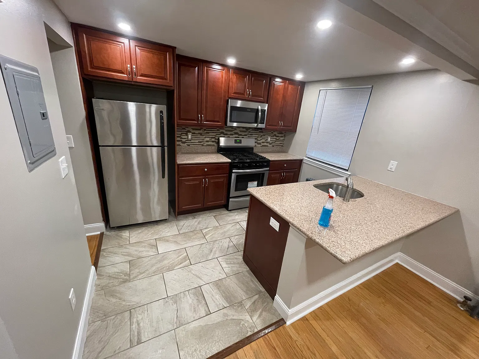 65 Arcadia Rd — Photo 2