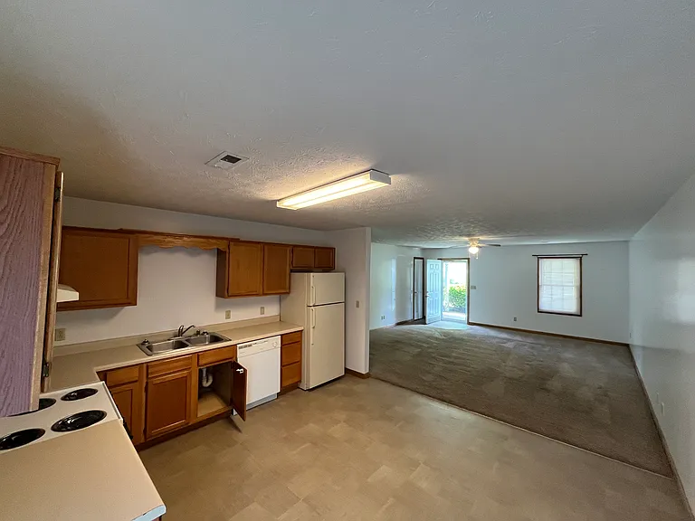 Faith Court Townhomes — Photo 5
