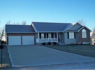 122 SW 95th Rd, Warrensburg, MO 64093