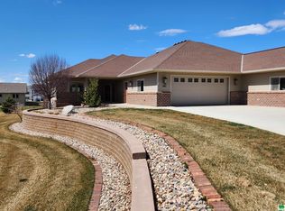 540 Country Club Rd, Sheldon, IA 51201