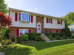 37 Longenecker Rd, Lititz, PA 17543