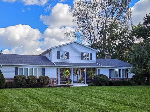 4901 Lake Pleasant Rd, Erie, PA 16504