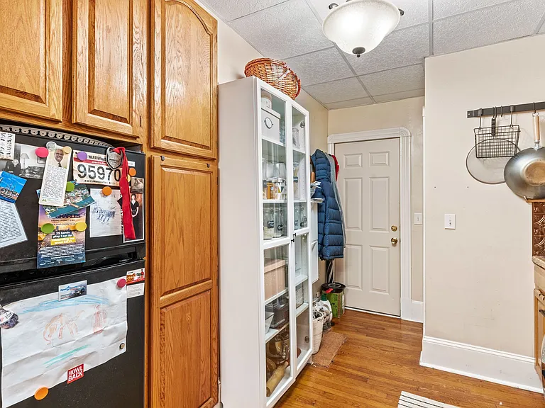 37 Joy St #6 — Photo 4