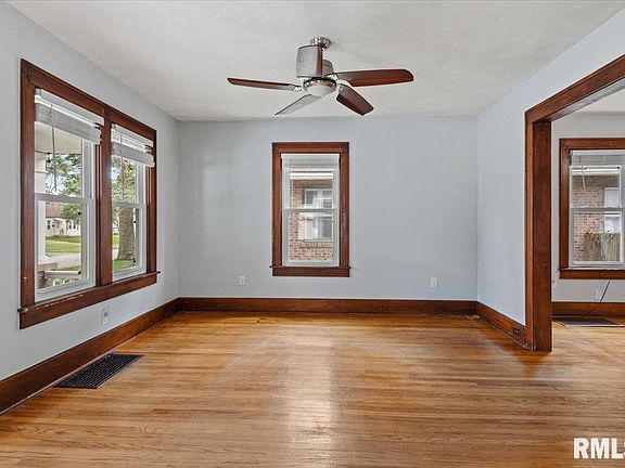 5th image of 2617 Yale Blvd